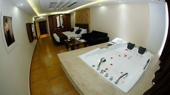 Bouery Hotel Kfar Yassine Exterior photo